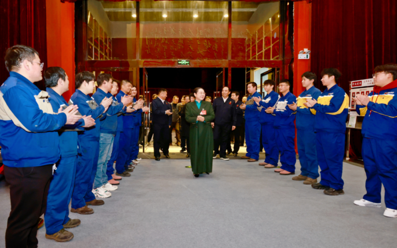 荣程集团欢迎全国人大代表、荣程集团董事会主席张荣华光荣履职载誉归来